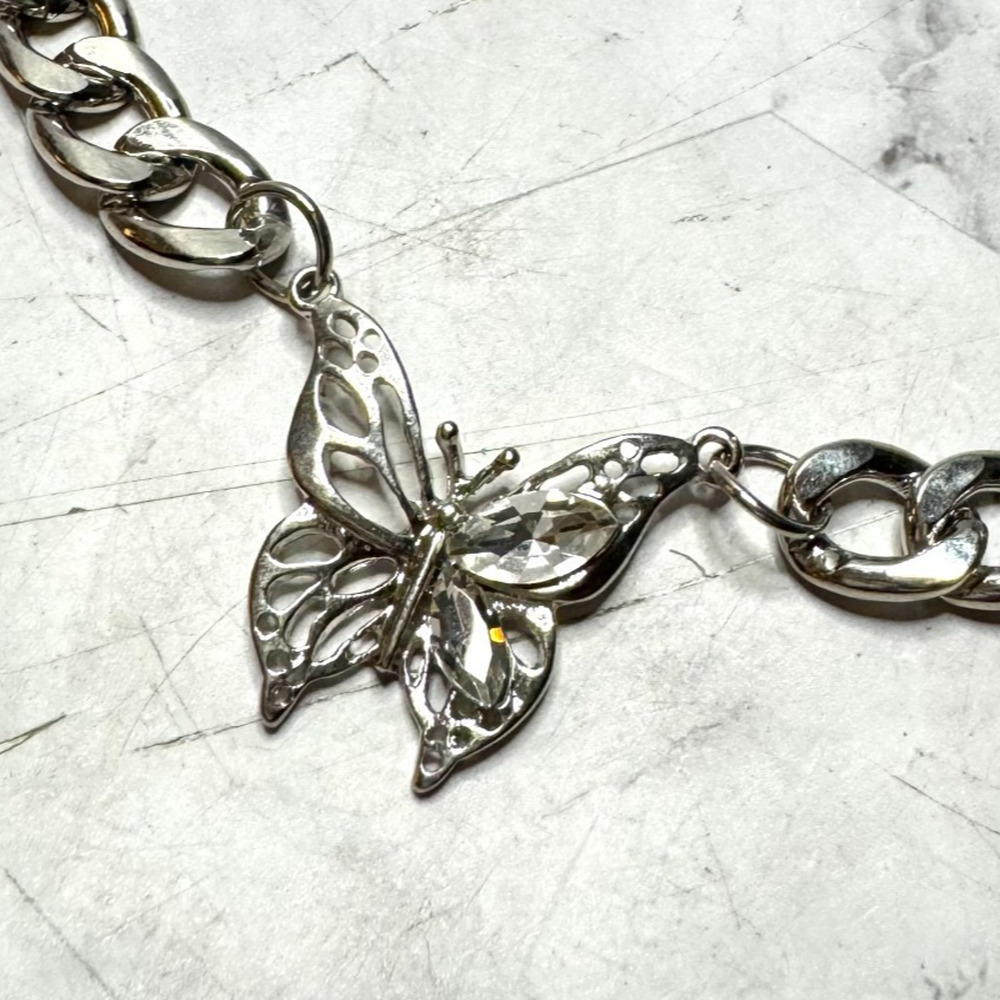 Butterfly Curb Chain Necklace Silver Tone Collar Rhinestone Asymmetric Pendant